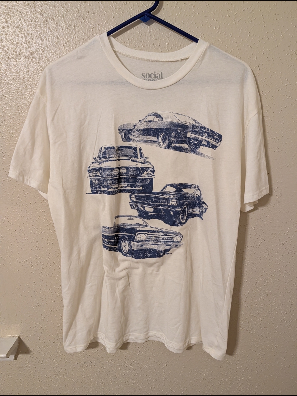 Social Men’s Cream Short-Sleeve Tee with Blue Vintage Car Graphic